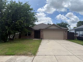 5513 Diaz Avenue, Fort Worth, TX 76107