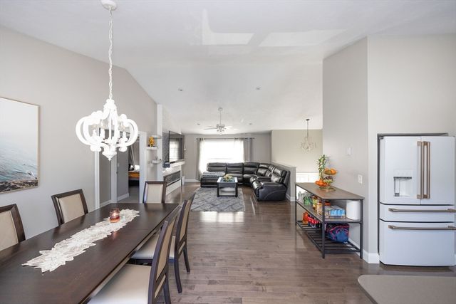 35 J Davis, Charlton, MA 01507