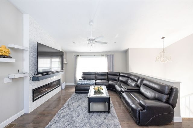 35 J Davis, Charlton, MA 01507