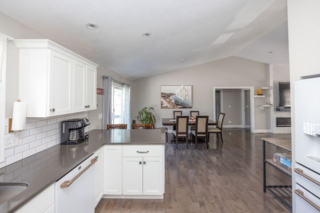 35 J Davis, Charlton, MA 01507