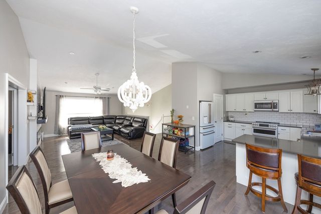 35 J Davis, Charlton, MA 01507