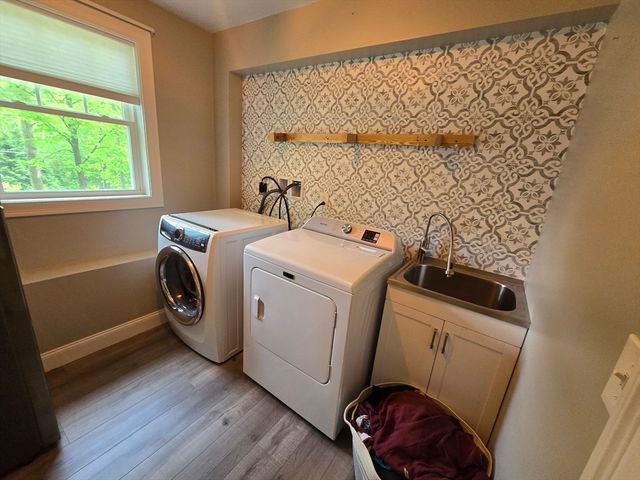 35 J Davis, Charlton, MA 01507