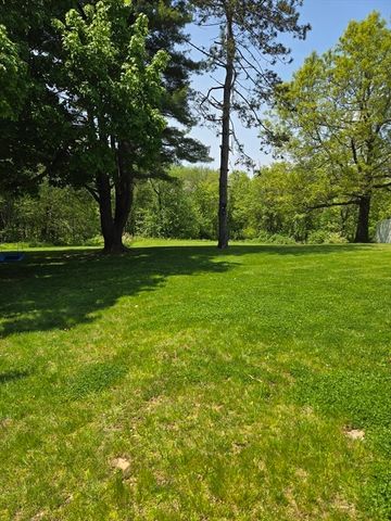 35 J Davis, Charlton, MA 01507