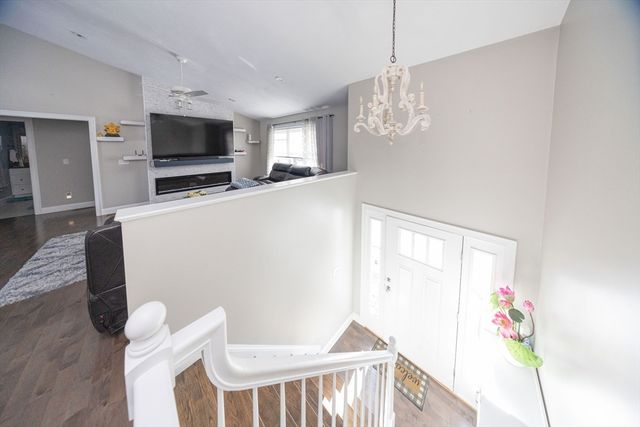 35 J Davis, Charlton, MA 01507