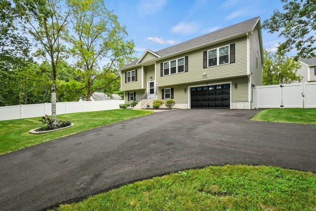 35 J Davis, Charlton, MA 01507