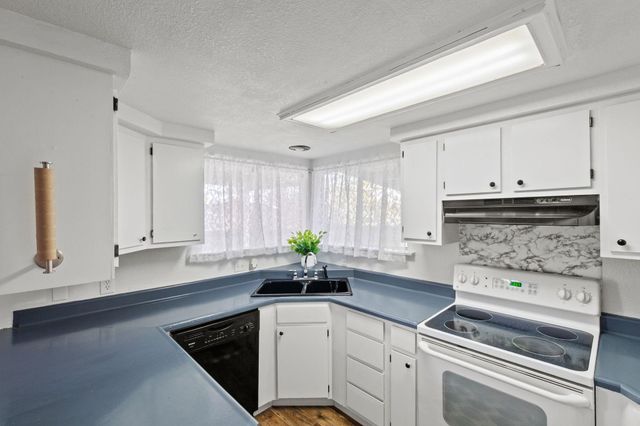 6623 N REGAL St, Spokane, WA 99217