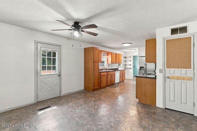 302 Cheryl Ave, Vine Grove, KY 40175