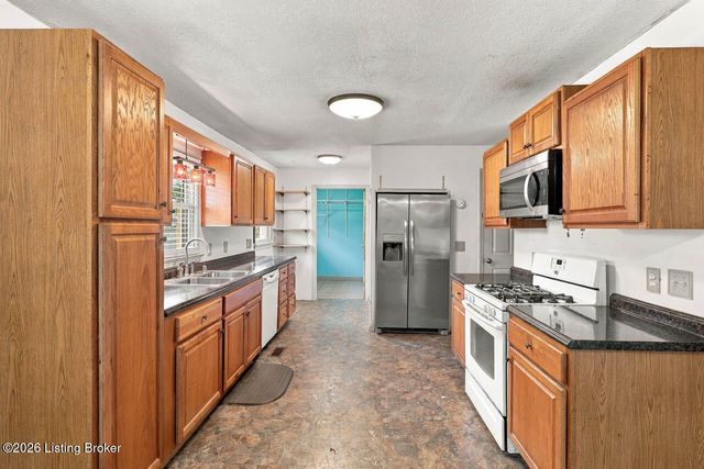 302 Cheryl Ave, Vine Grove, KY 40175