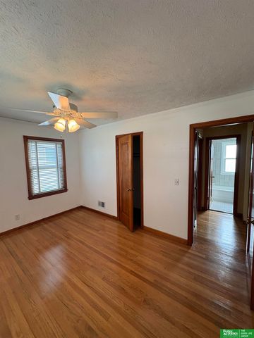 3927 X Street, Omaha, NE 68107