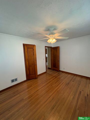3927 X Street, Omaha, NE 68107
