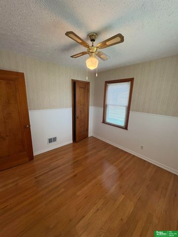 3927 X Street, Omaha, NE 68107