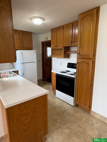 3927 X Street, Omaha, NE 68107