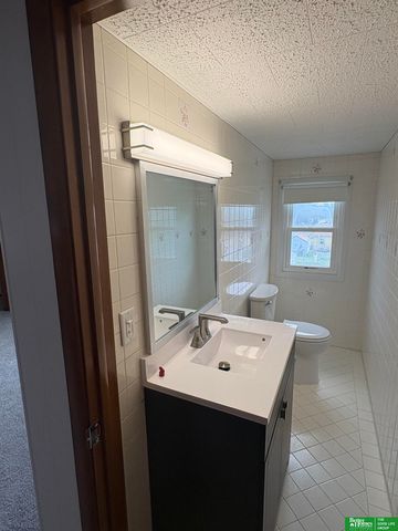 3927 X Street, Omaha, NE 68107