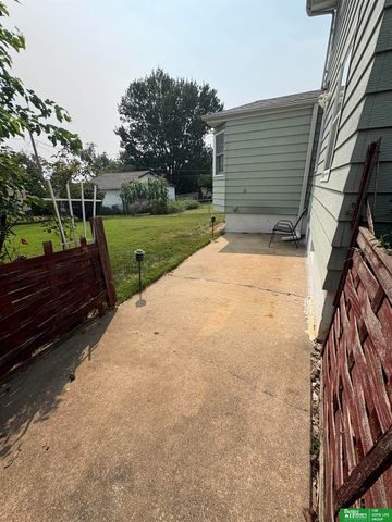 3927 X Street, Omaha, NE 68107