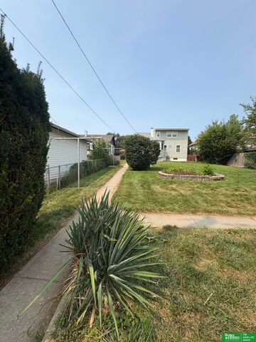 3927 X Street, Omaha, NE 68107