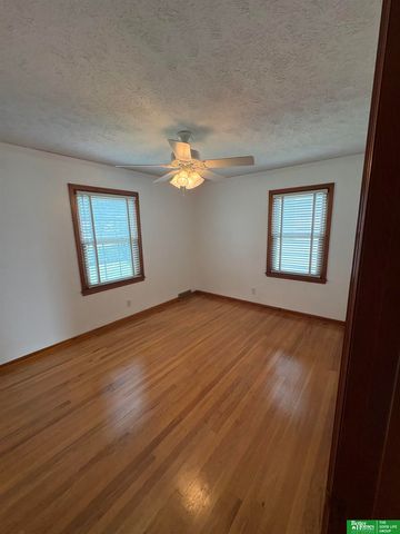 3927 X Street, Omaha, NE 68107
