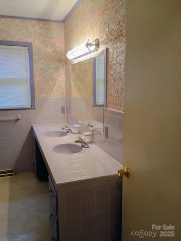 141 Justice Drive, Rutherfordton, NC 28139