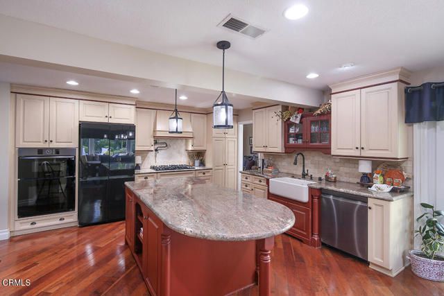 20530 Lisa Gail Drive, Santa Clarita, CA 91350