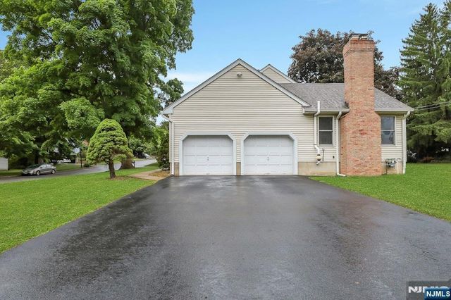 2 Rogers Court, Midland Park, NJ 07432