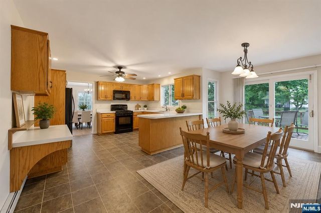 2 Rogers Court, Midland Park, NJ 07432
