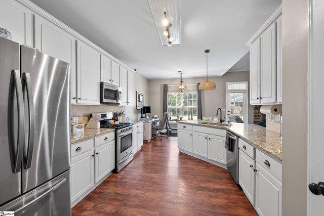 302 Crossvine Way, Simpsonville, SC 29680