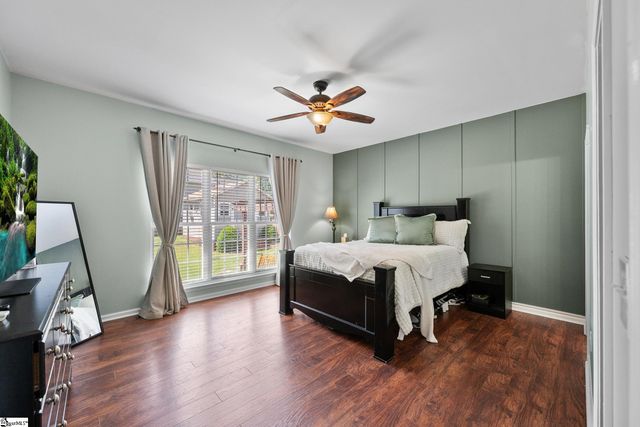 302 Crossvine Way, Simpsonville, SC 29680