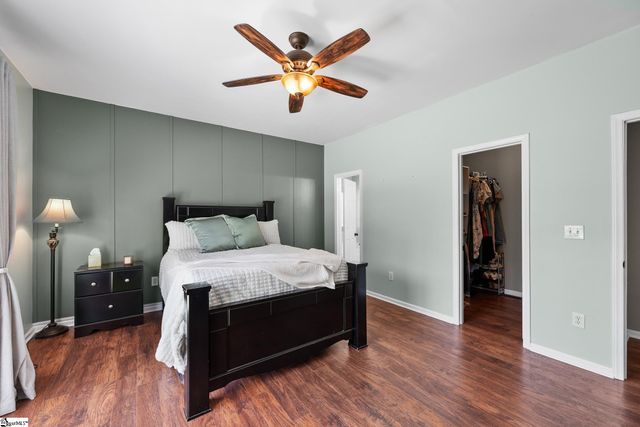 302 Crossvine Way, Simpsonville, SC 29680