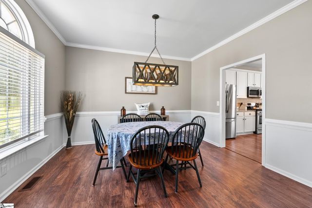 302 Crossvine Way, Simpsonville, SC 29680