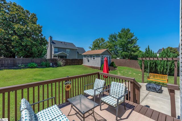 302 Crossvine Way, Simpsonville, SC 29680