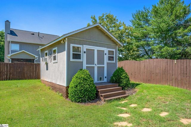 302 Crossvine Way, Simpsonville, SC 29680