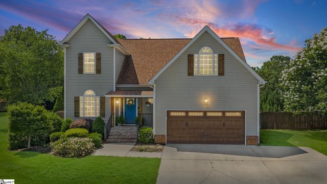 302 Crossvine Way, Simpsonville, SC 29680
