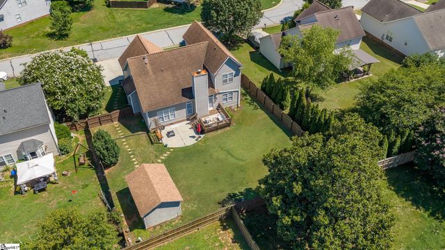 302 Crossvine Way, Simpsonville, SC 29680