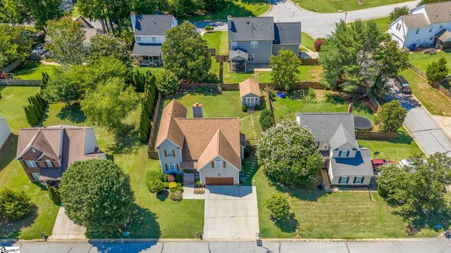 302 Crossvine Way, Simpsonville, SC 29680
