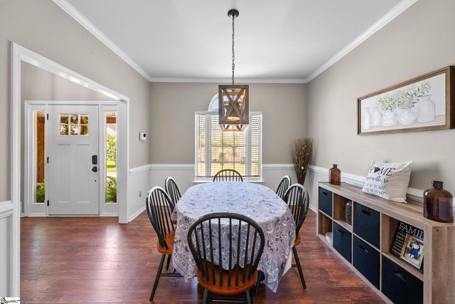 302 Crossvine Way, Simpsonville, SC 29680