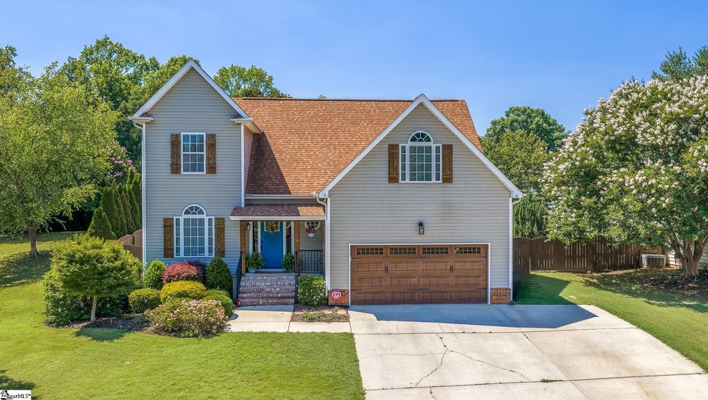 302 Crossvine Way, Simpsonville, SC 29680