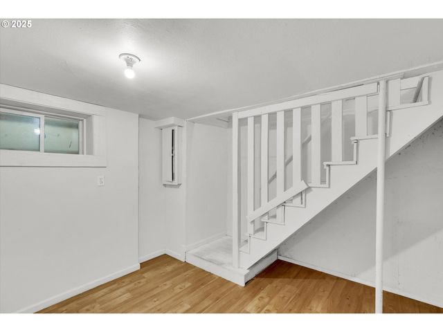 202 Ne 162ND Ave, Portland, OR 97230