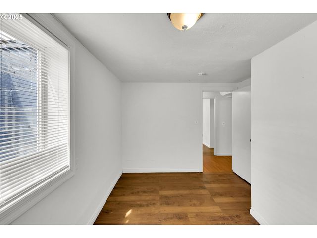 202 Ne 162ND Ave, Portland, OR 97230