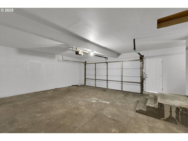 202 Ne 162ND Ave, Portland, OR 97230