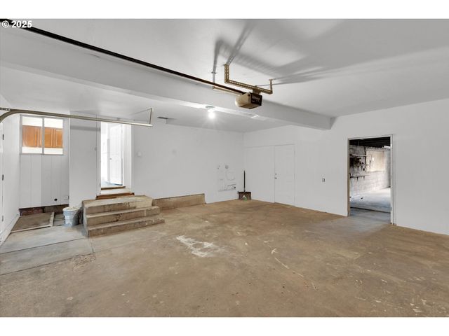 202 Ne 162ND Ave, Portland, OR 97230