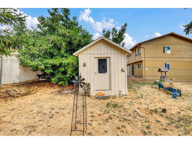 202 Ne 162ND Ave, Portland, OR 97230