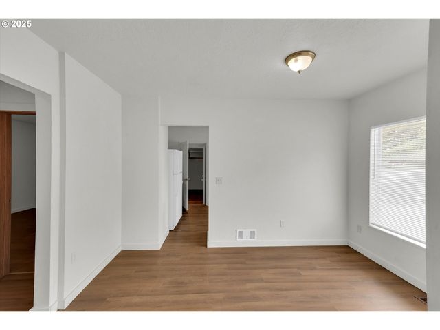 202 Ne 162ND Ave, Portland, OR 97230