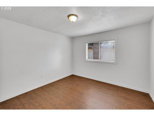 202 Ne 162ND Ave, Portland, OR 97230