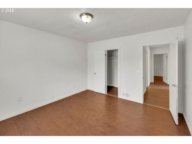 202 Ne 162ND Ave, Portland, OR 97230