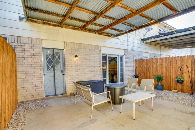 42 W Creek Lane 3, Grand Prairie, TX 75052