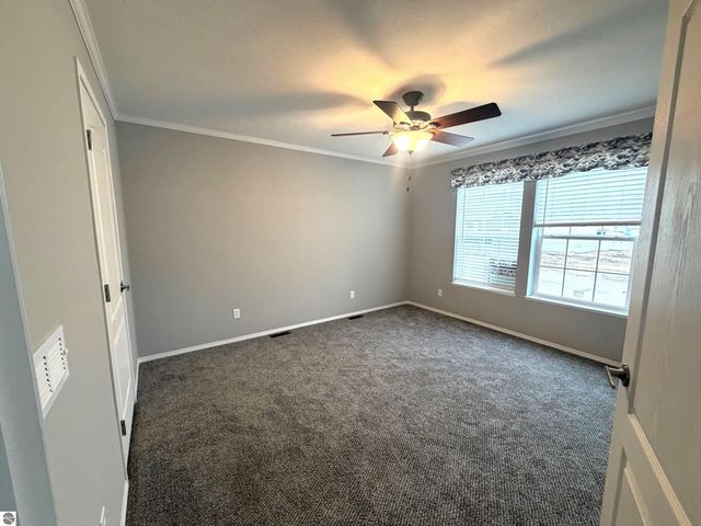 1211 Wellington Drive, Mt Pleasant, MI 48858