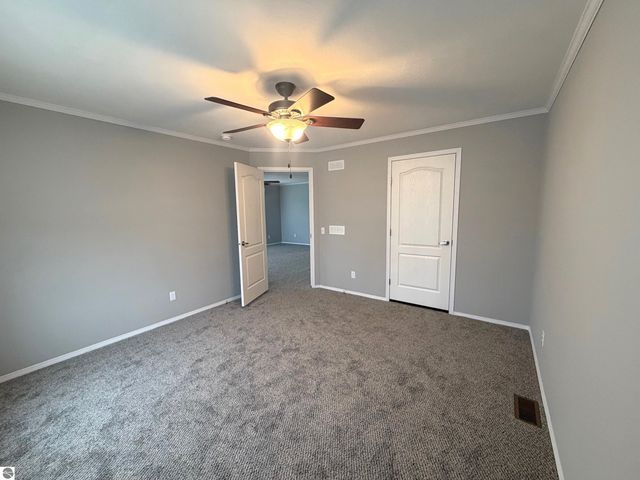 1211 Wellington Drive, Mt Pleasant, MI 48858