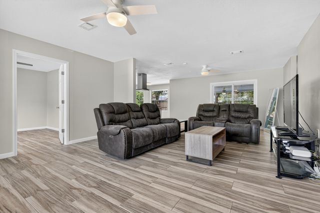 614 NE Merioneth Drive, Fort Walton Beach, FL 32547