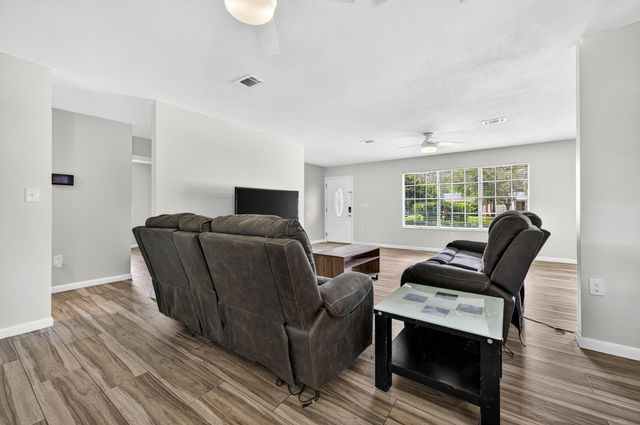 614 NE Merioneth Drive, Fort Walton Beach, FL 32547