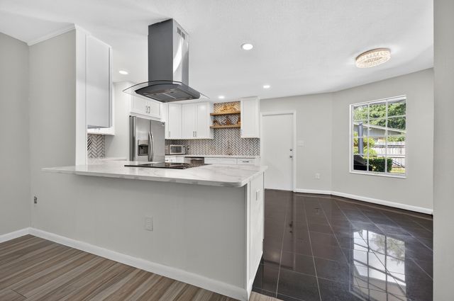 614 NE Merioneth Drive, Fort Walton Beach, FL 32547