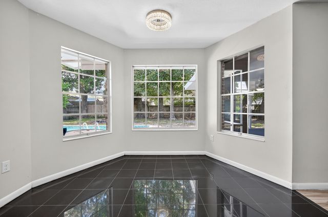 614 NE Merioneth Drive, Fort Walton Beach, FL 32547